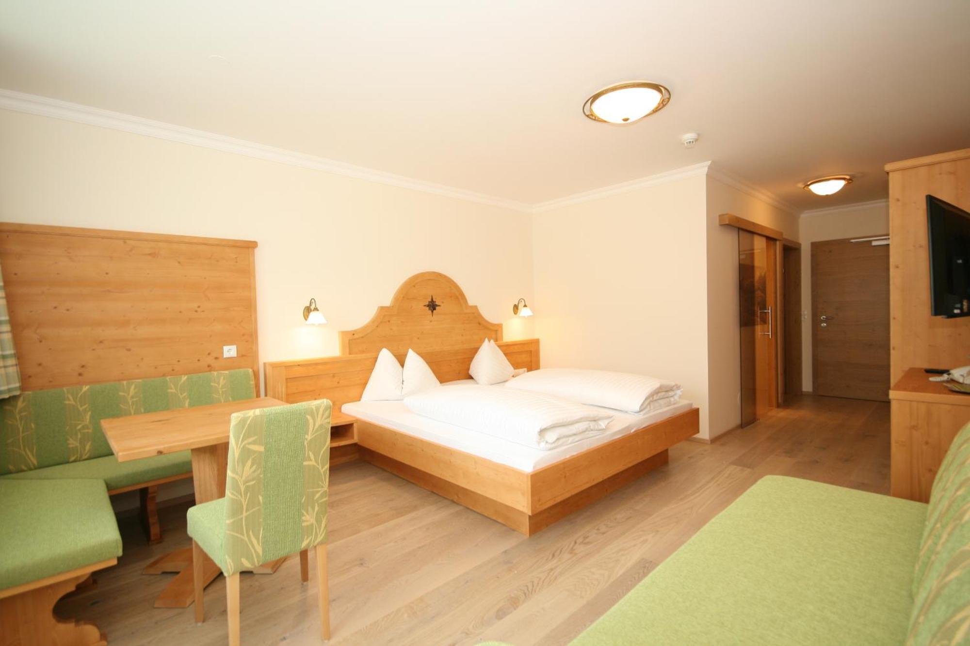 Alpenhotel Neuwirt Шладминг Экстерьер фото