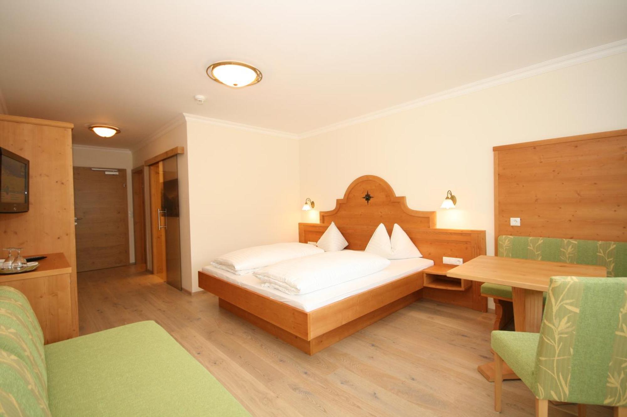 Alpenhotel Neuwirt Шладминг Экстерьер фото