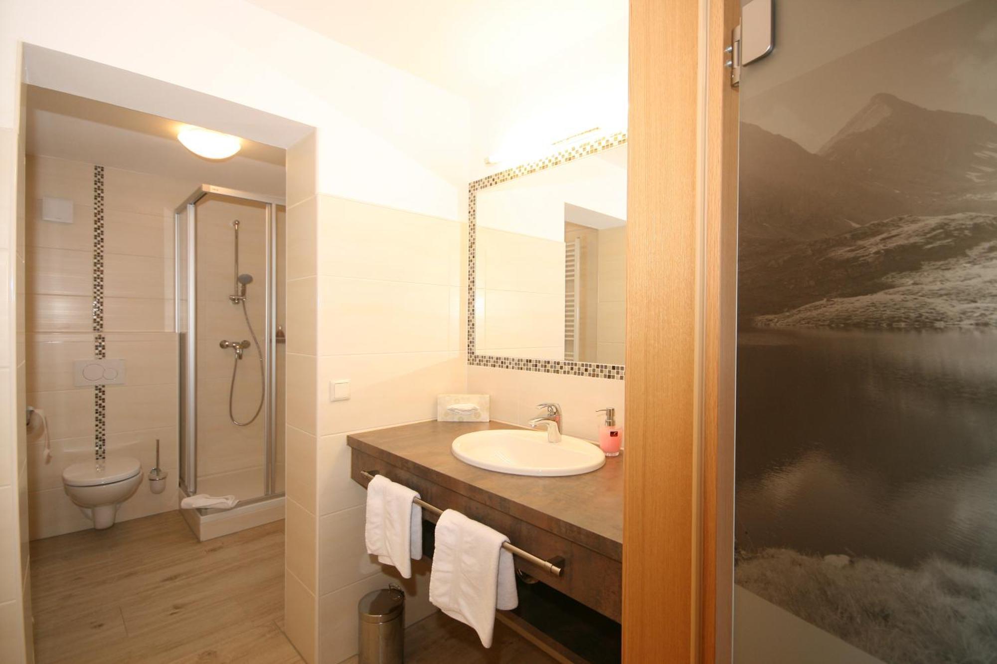 Alpenhotel Neuwirt Шладминг Номер фото