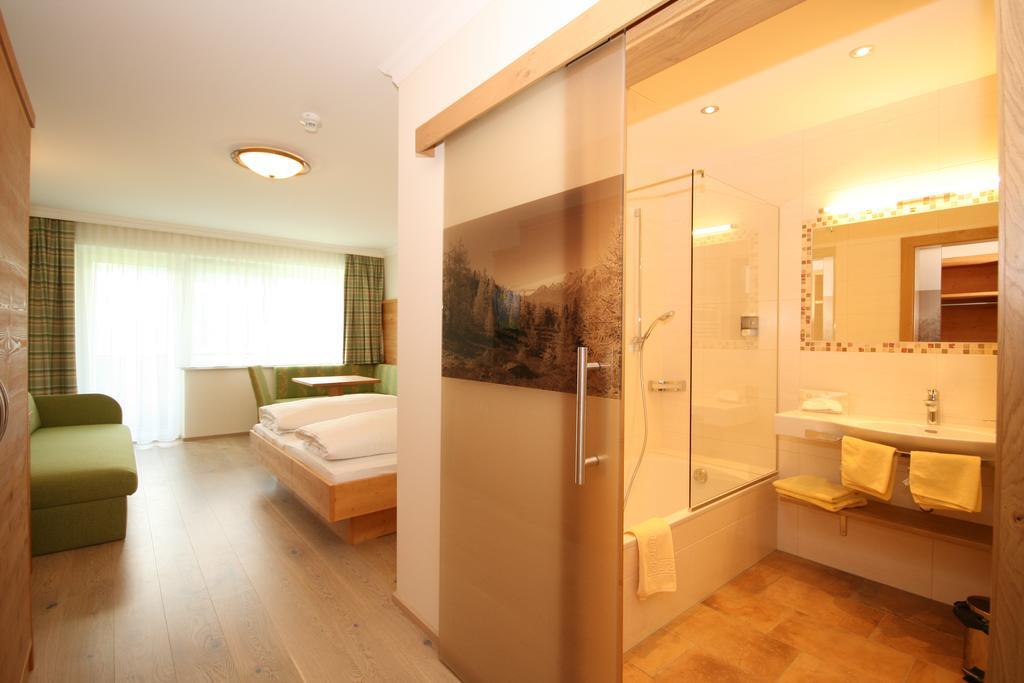 Alpenhotel Neuwirt Шладминг Номер фото