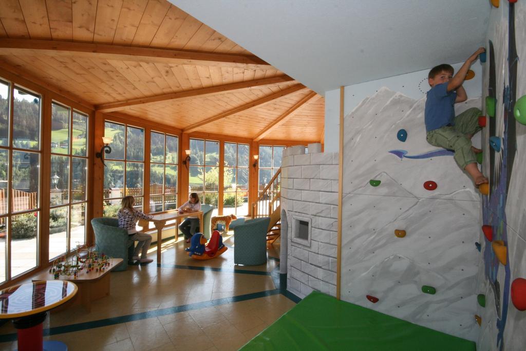 Alpenhotel Neuwirt Шладминг Экстерьер фото