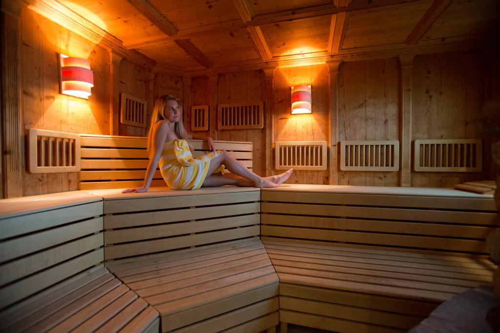 Alpenhotel Neuwirt Шладминг Экстерьер фото